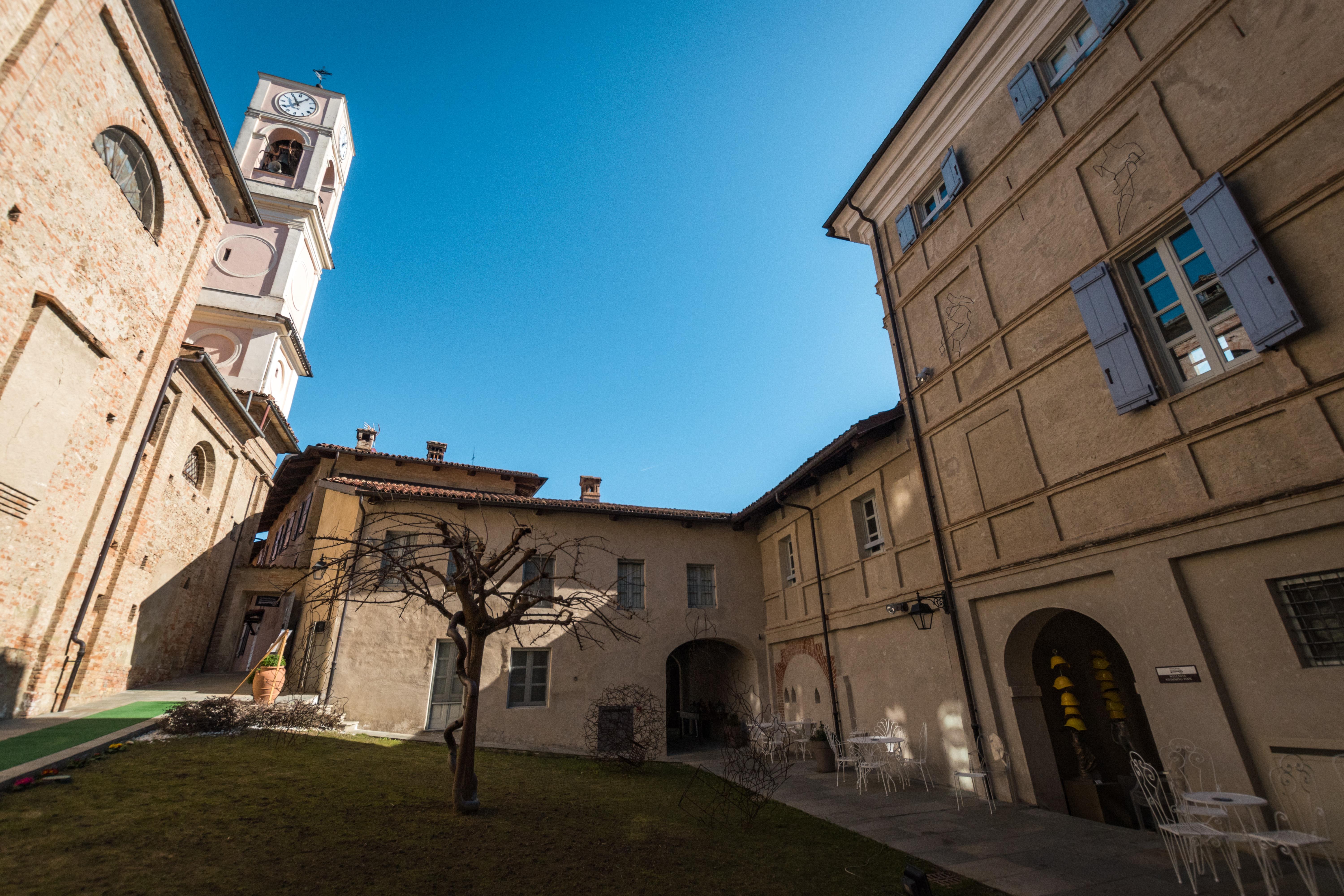 Antico Borgo Hotel Cuneo Bagian luar foto